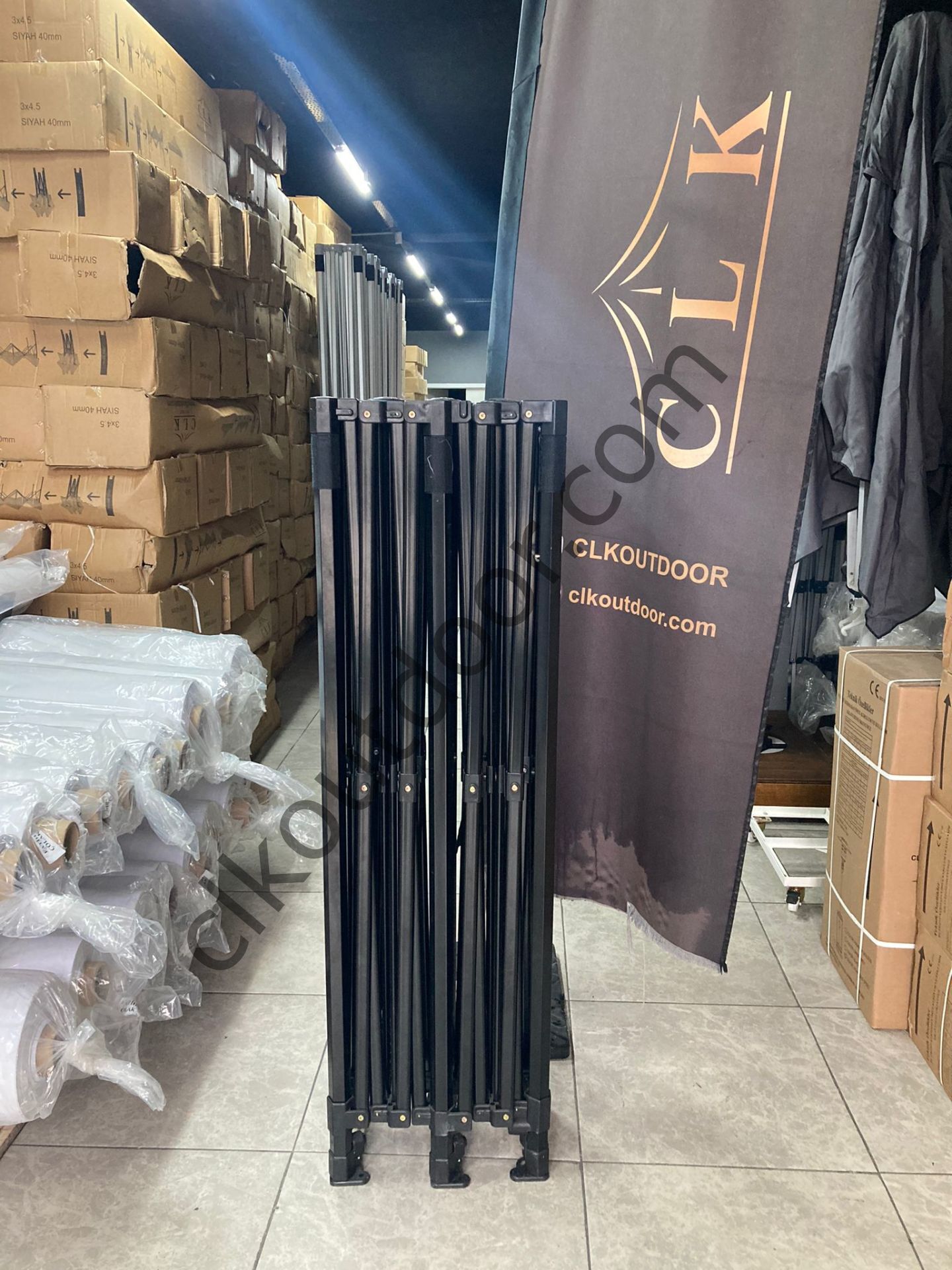 CLK 3x6 40 mm Katlanabilir Tente Gazebo Çadır Gazebo Çadır 2 Yan Pencereli 1 Yan Aksesuarsız 1 Yan Kapı ve Pencereli