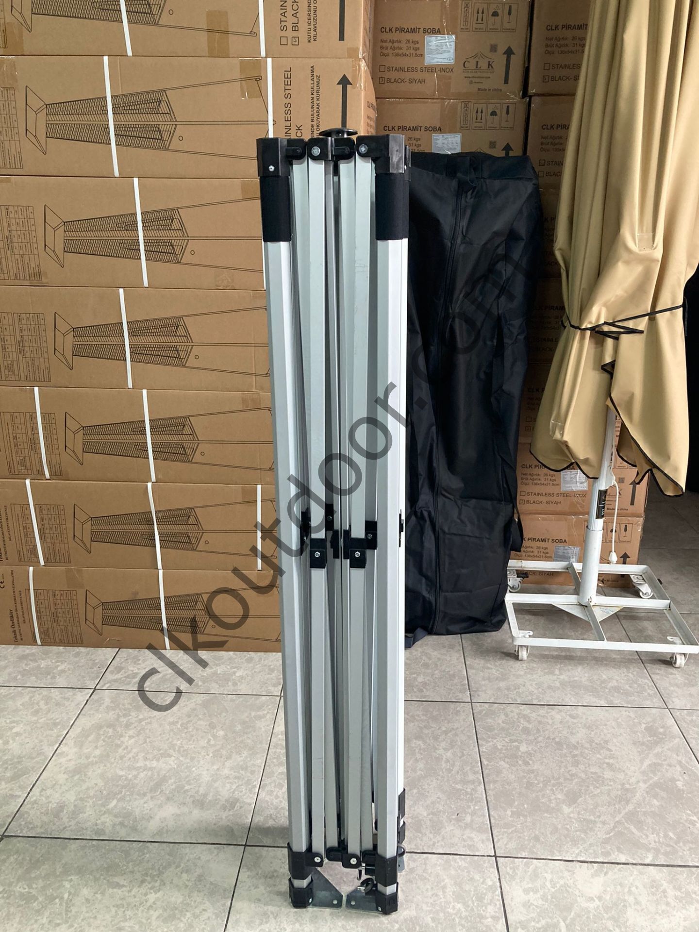 CLK 2x2 40mm Alüminyum Katlanabilir Tente Gazebo Çadır 1 Yan Pencereli 1 Yan Aksesuarsız 1 Yan Kapı ve Pencereli Açık Gri
